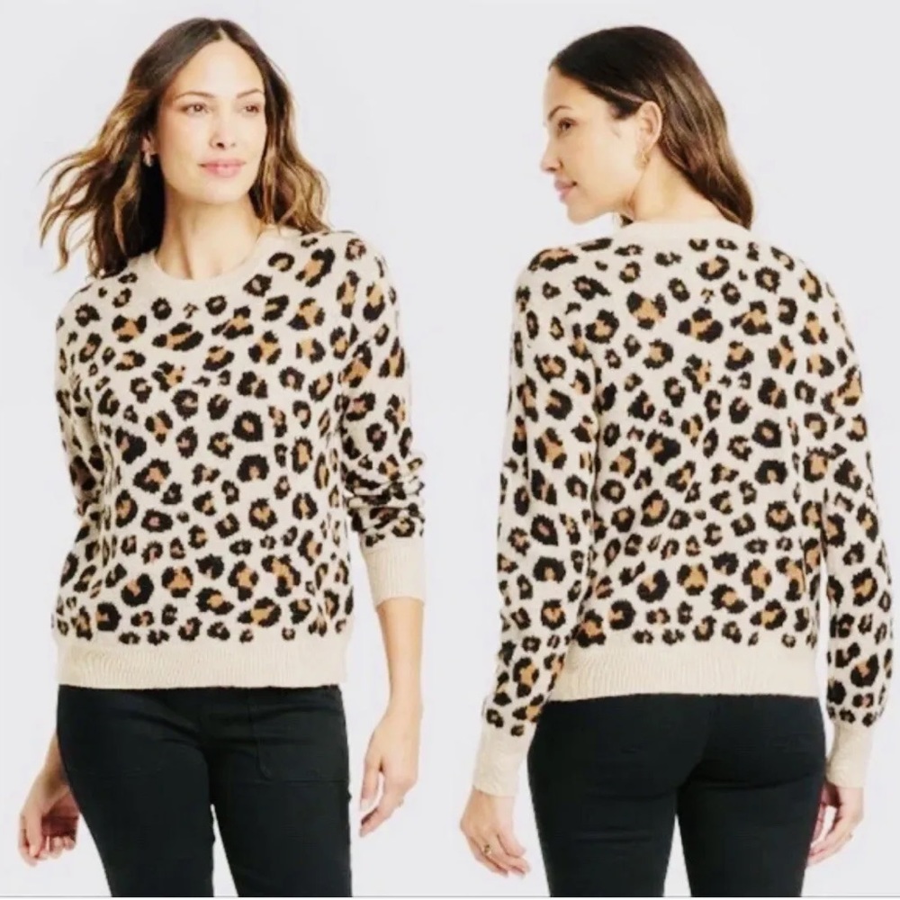Knox Rose Leopard Print sweater in Sz Medium
